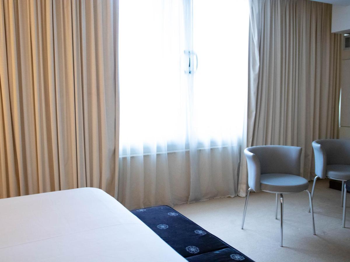 Bagu Urbano Hotell Posadas Exteriör bild